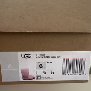 UGG Classic Short II Sherpa Cuff